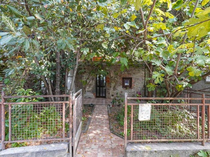 Casa trilocale in vendita in via Alberto Abate, Ambivere