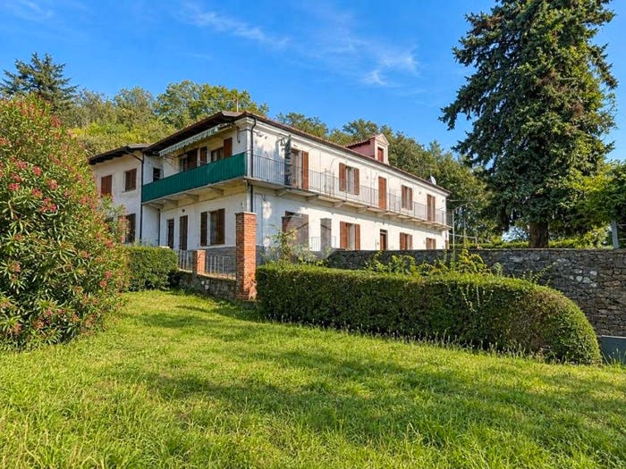 Casa con 6 locali in vendita in Via San Lorenzo, Ivrea