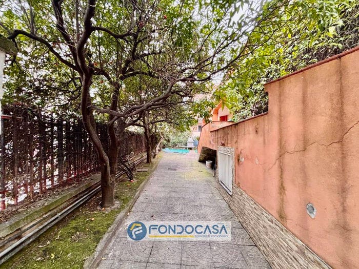 Casa con 6 locali in vendita in Via delle Orchidee, Lusciano