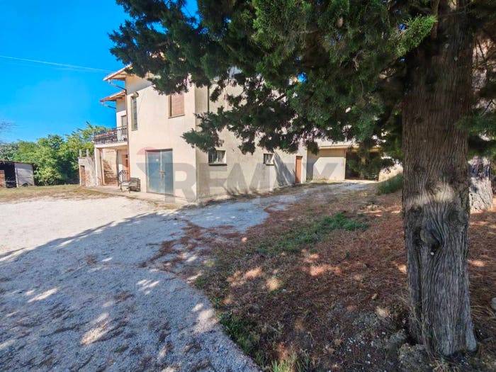 Casa quadrilocale in vendita in CONTRADA FONTEROSA, Montelupone