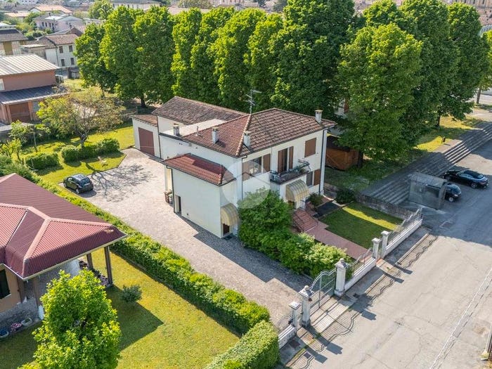 Casa quadrilocale in vendita in Via S Pietro, Belforte, Gazzuolo