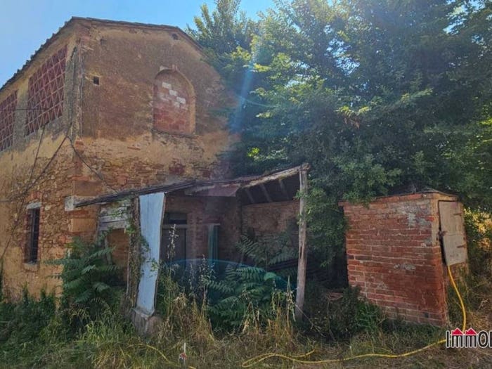 Casa con 6 locali in vendita in Poggibonsi