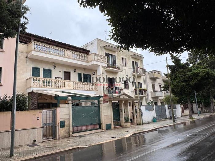Appartamento trilocale in vendita in Via A dell'Abate, Poligono Via San Cesario, Lecce