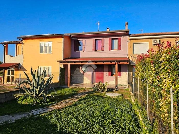 Casa quadrilocale in vendita in Via A Vivaldi, Carmignano, Sant'Urbano