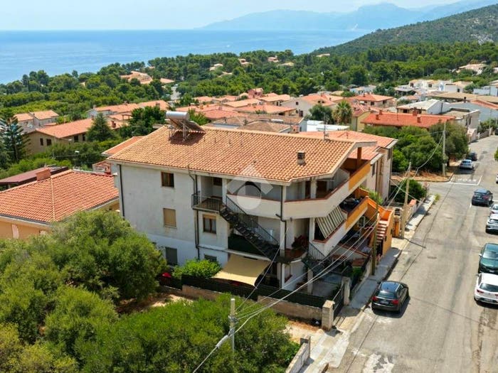 Appartamento quadrilocale in vendita in Via Rettore Mura, Cala Gonone, Dorgali