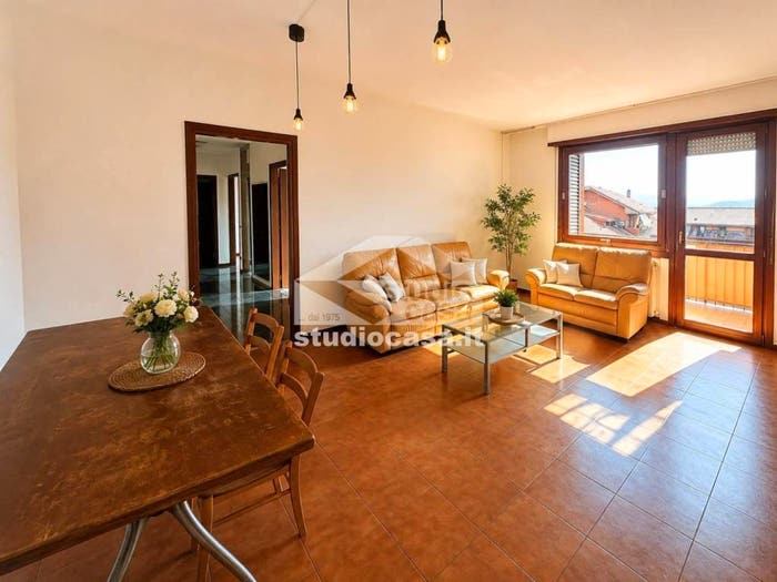 Appartamento trilocale in vendita in Centro, Costa Volpino