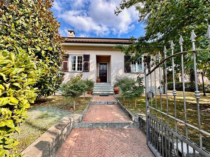 Casa con 6 locali in vendita in Via Alessandro Manzoni, Novi Ligure