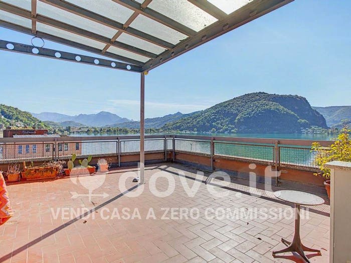 Casa quadrilocale in vendita in Via Zanoni, Centro, Lavena Ponte Tresa