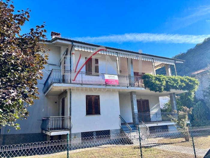 Appartamento quadrilocale in vendita in Via Manzoni, Centro, Cavour