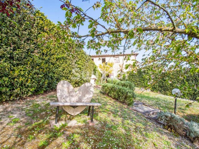 Casa quadrilocale in vendita in Castelnuovo Berardenga