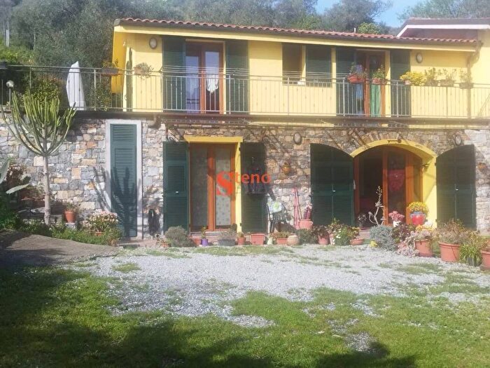 Casa trilocale in vendita in Poggi, Imperia