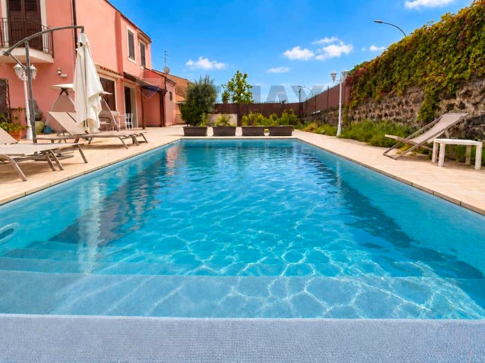 Casa con 6 locali in vendita in Via Giuseppe Garibaldi, Centro, Viagrande
