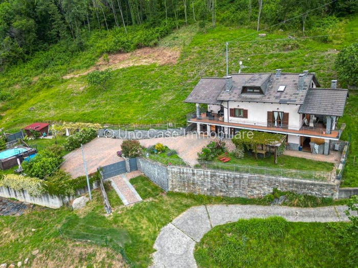 Casa quadrilocale in vendita in Strada Provinciale per Lessolo, Alice Superiore, Val di Chy