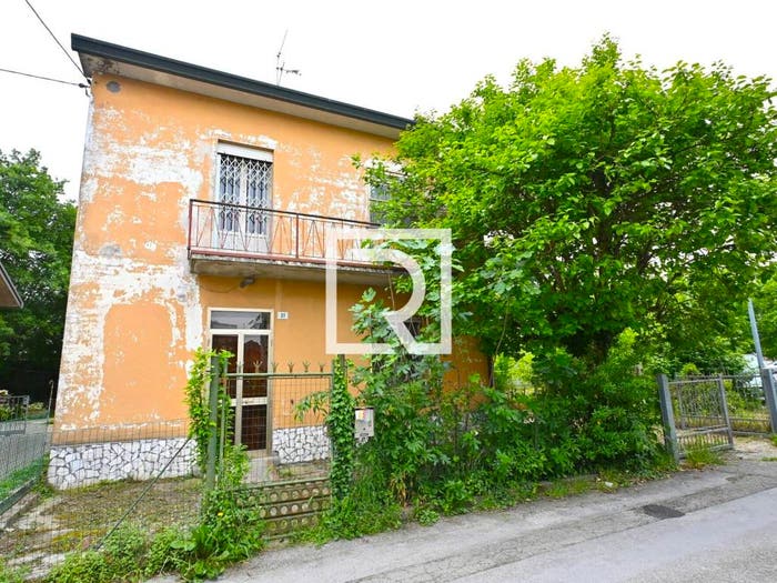 Casa quadrilocale in vendita in Via AZoli, Centro, Bagnacavallo