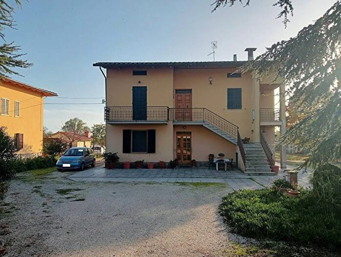 Casa con 12 locali in vendita in Tuoro Sul Trasimeno