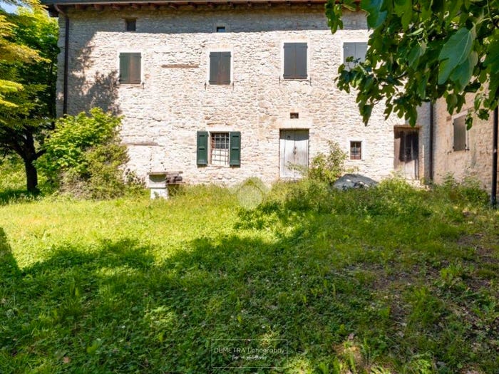 Casa con 5 locali in vendita in Via Tintoria, Guiglia