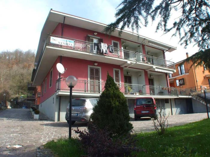 Appartamento quadrilocale in vendita in Via Dei Marsi, Centro, Carsoli