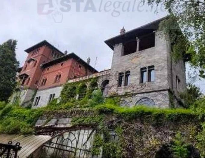 Casa con 6 locali in vendita in Vicolo Trinità, Centro, Gavirate
