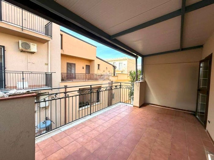 Casa trilocale in vendita in Via S Michele, Centro, Altavilla Milicia