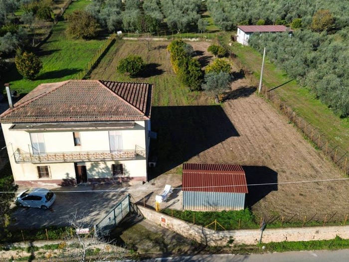 Casa con 6 locali in vendita in Via Giovanni Falcone, Campagna