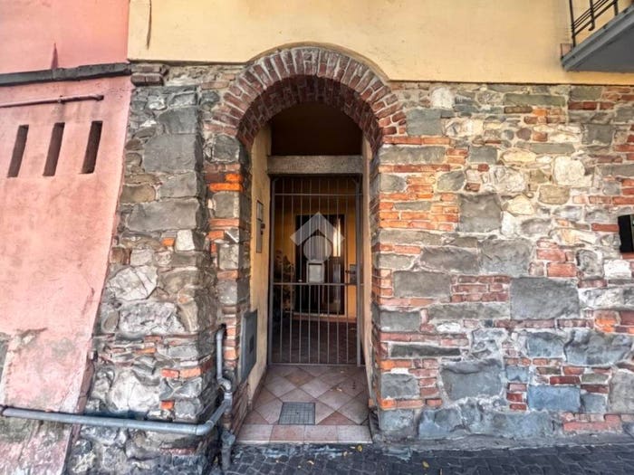 Casa trilocale in vendita in Via Roma, Sarnico