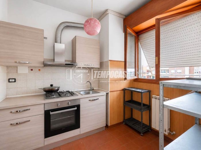 Appartamento trilocale in vendita in Via Federico de Roberto, Vialba, Milano