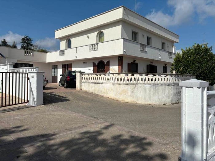 Casa quadrilocale in vendita in Strada Delfino, Martina Franca