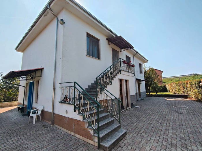Casa con 6 locali in vendita in Via Martiri, Casalbagliano, Alessandria