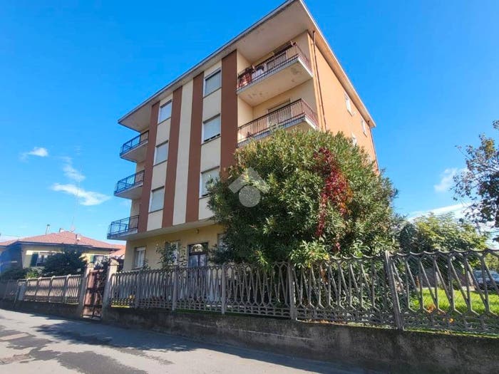 Appartamento quadrilocale in vendita in Via Dott F Pene, Centro, Favria