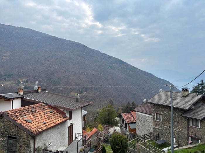 Casa trilocale in vendita in Via Valvarrone SNC, Vestreno, Valvarrone
