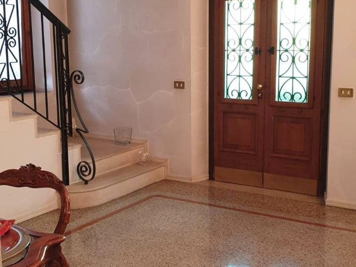 Casa con 6 locali in vendita in Brusegana Aeroporto, Padova