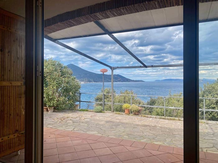 Casa con 6 locali in vendita in Rio Marina, Rio
