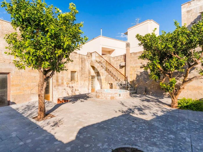 Casa con 6 locali in vendita in Via Lecce, Centro, Vernole
