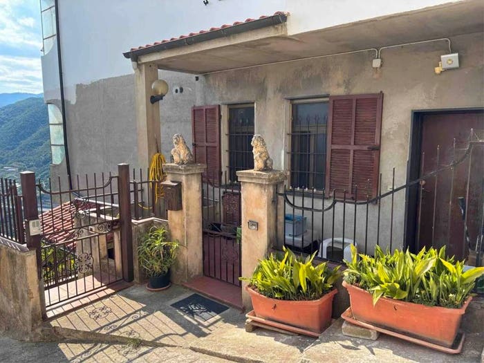 Appartamento trilocale in vendita in Via Lampedusa, Castellaro