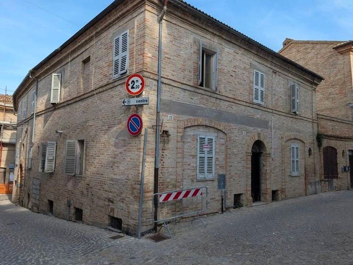 Casa quadrilocale in vendita in Parco Girone, Centro, Loro Piceno