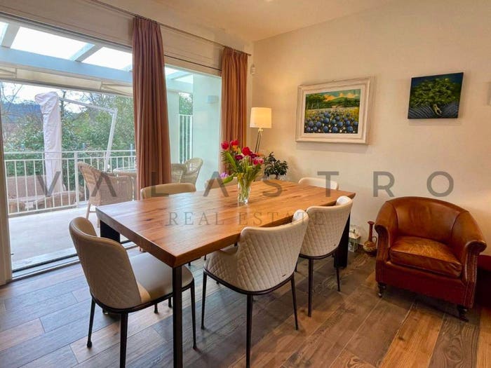 Casa con 6 locali in vendita in Camaiore Paese, Camaiore