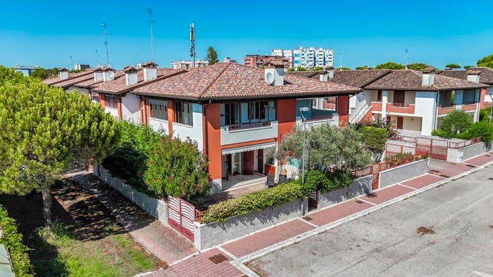 Casa quadrilocale in vendita in Via Lavarone, Lido degli Scacchi Lido di Pomposa, Comacchio