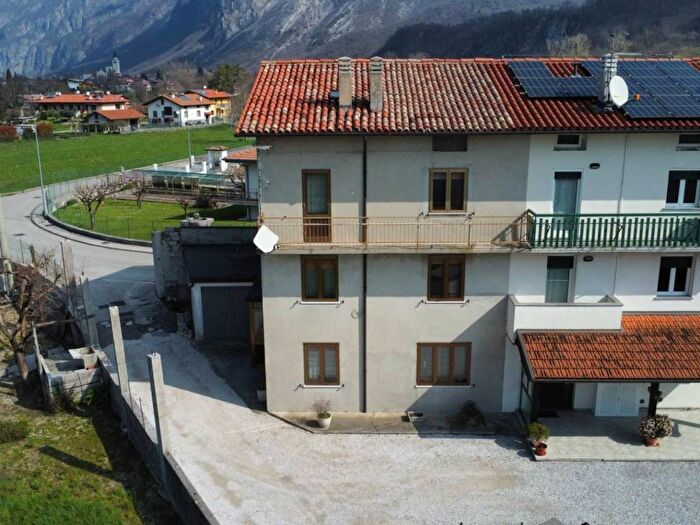 Casa con 6 locali in vendita in Centro, Venzone