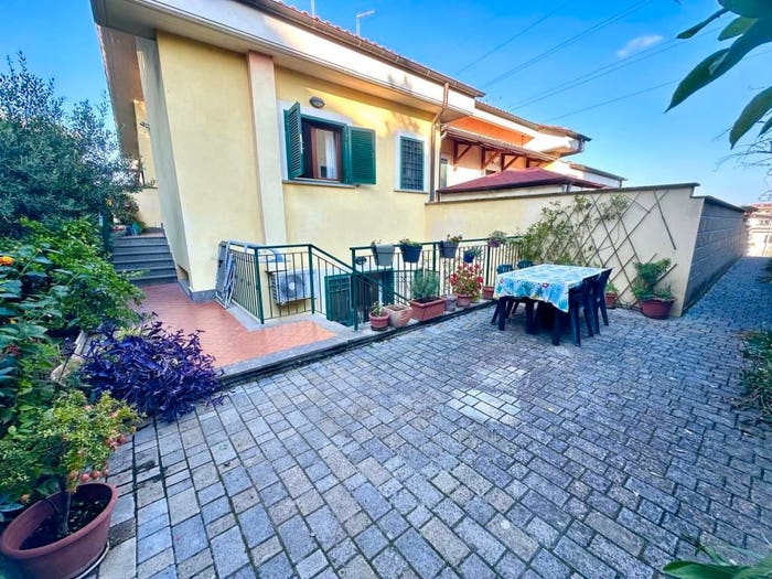 Casa quadrilocale in vendita in Via Zavattarello, Valle Muricana, Roma