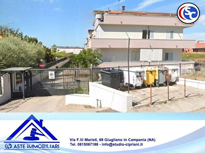 Appartamento trilocale in vendita in Via Galatina, San Clemente, Caserta