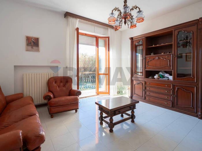 Appartamento con 6 locali in vendita in Ponte Esinante, Cupramontana
