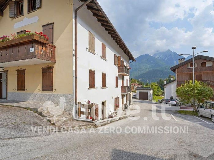 Appartamento quadrilocale in vendita in Piazza Tiziano Vecellio, Lozzo di Cadore