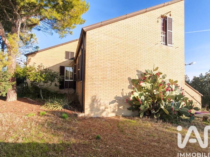 Casa con 5 locali in vendita in Frazione contrada san tommaso, Montegranaro