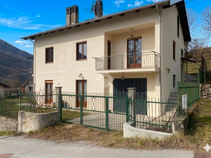 Casa con 5 locali in vendita in Via Nino Costa, Castelnuovo Combalere, Pinasca