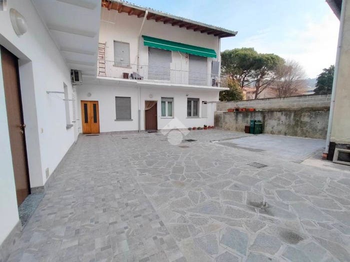 Appartamento bilocale in vendita in Via alla Zocca, Albate Muggiò, Como