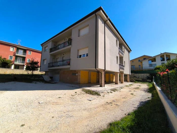 Appartamento quadrilocale in vendita in Via Abruzzo, Torretta Torrione, L'Aquila