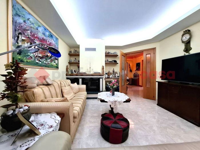 Appartamento con 6 locali in vendita in via stella, Centro, Broccostella