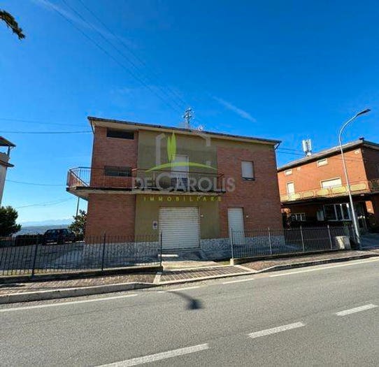 Casa con 6 locali in vendita in Borgo Da Monte, Monteprandone