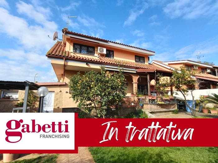 Casa quadrilocale in vendita in Via Corona Boreale, Colle Romito, Ardea