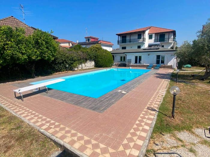 Casa con 6 locali in vendita in Via I Gelsi, Varcaturo, Giugliano in Campania